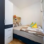Mobilna Kucica Robert * 斯塔利格拉德-帕克利尼卡
