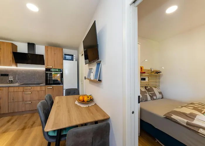 Сasa de vacaciones Mobilna Kucica Robert Starigrad Paklenica