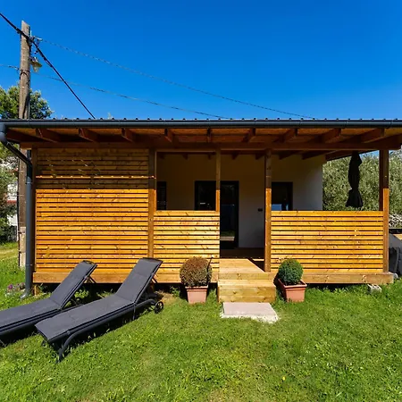 Holiday home Mobilna Kucica Robert